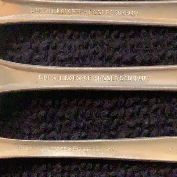 Encore 3 forks 2 spoon Simeon L & George H Rogers Oneida Ltd. - Picture 15 of 16